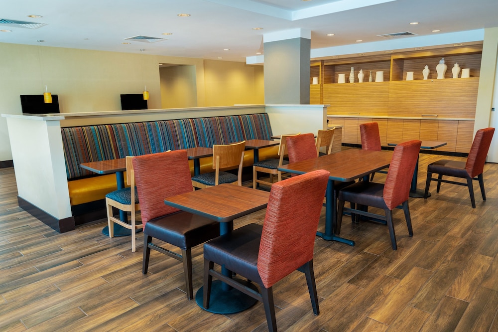 TownePlace Suites by Marriott Irvine Lake Forest - photo 4