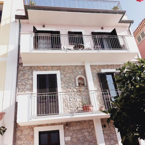 Casa vacanze e B&B Oltremare — 4-Star Luxury Hotel in Marina Di Camerota, Italy