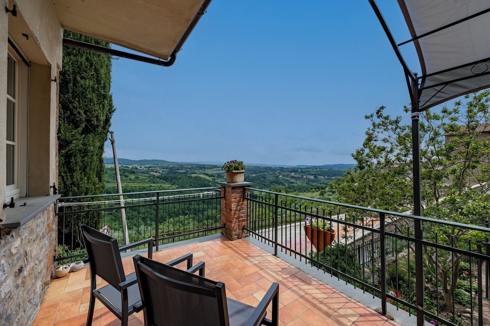 Casabella With Garden — hotel in Monteleone D'orvieto