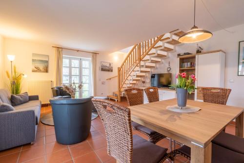 Feriendorf Rugana Komfort Ferienwohnung mit 2 Schlafzimmern und Terrasse C29 — 4-Star Luxury Hotel in Dranske, Germany