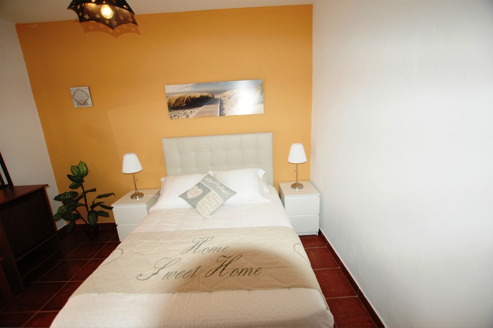 Loft Without Kitchen with A C Garage & Terrace — hotel in Conil De La Frontera