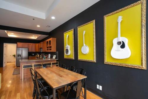 Grand Loft ON THEE Broadway Strip — 4-Star Luxury Hotel in Nashville, United States