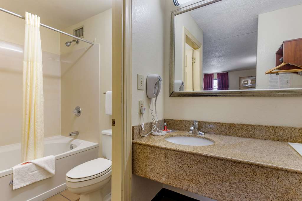 Econo Lodge Fayetteville I 95 - photo 15