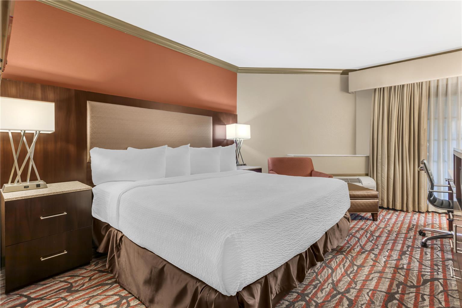 Best Western Plus Brookside Inn - photo 12