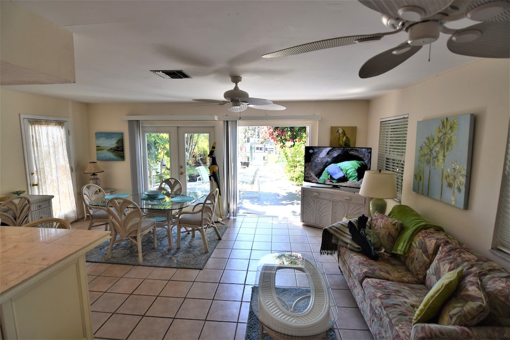 Oasis at John's Pass Madeira Beach - photo 32