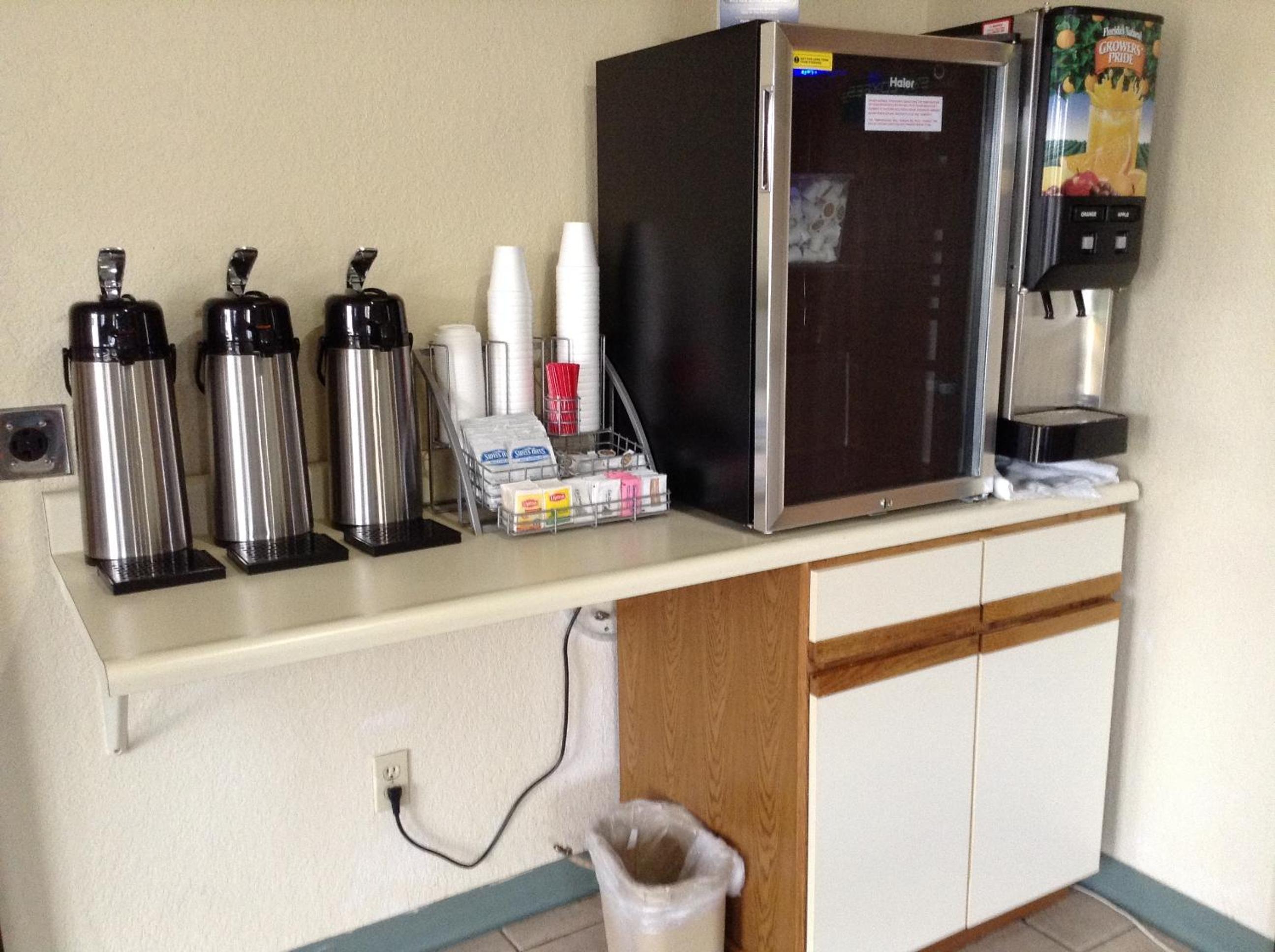 Travelodge by Wyndham Hudsonville - photo 28