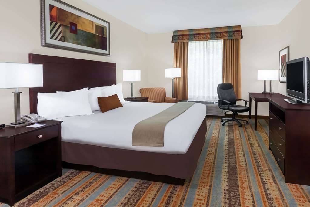 Baymont by Wyndham Henderson - photo 12