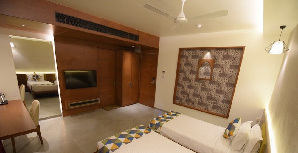 The Pramukh Hotel - last minute hotel in Sinor