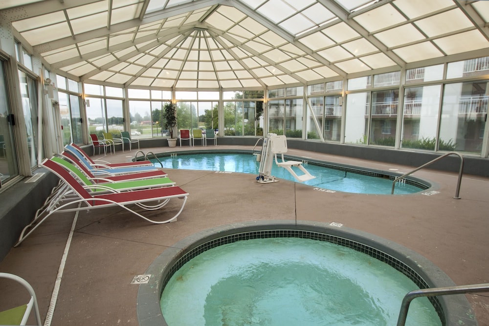 Lamplighter Inn & Suites North - photo 30