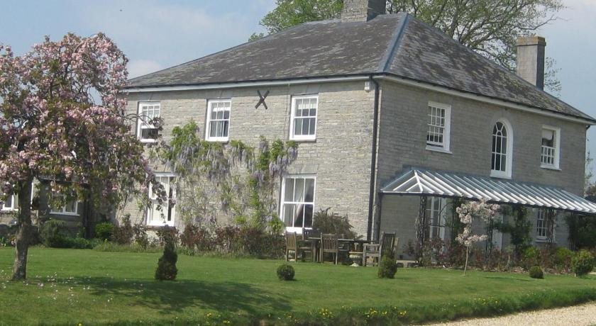 Cary Fitzpaine House — 4-Star Luxury Hotel in Yeovil, United Kingdom