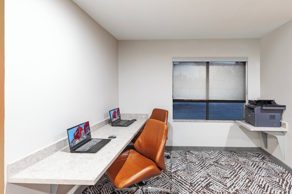 Candlewood Suites DFW Airport North Irving by IHG - photo 44