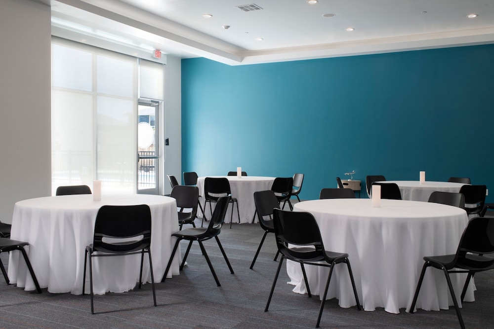 Aloft Oklahoma City Quail Springs - photo 37
