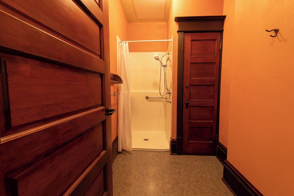 McMenamins Hotel Oregon - photo 11