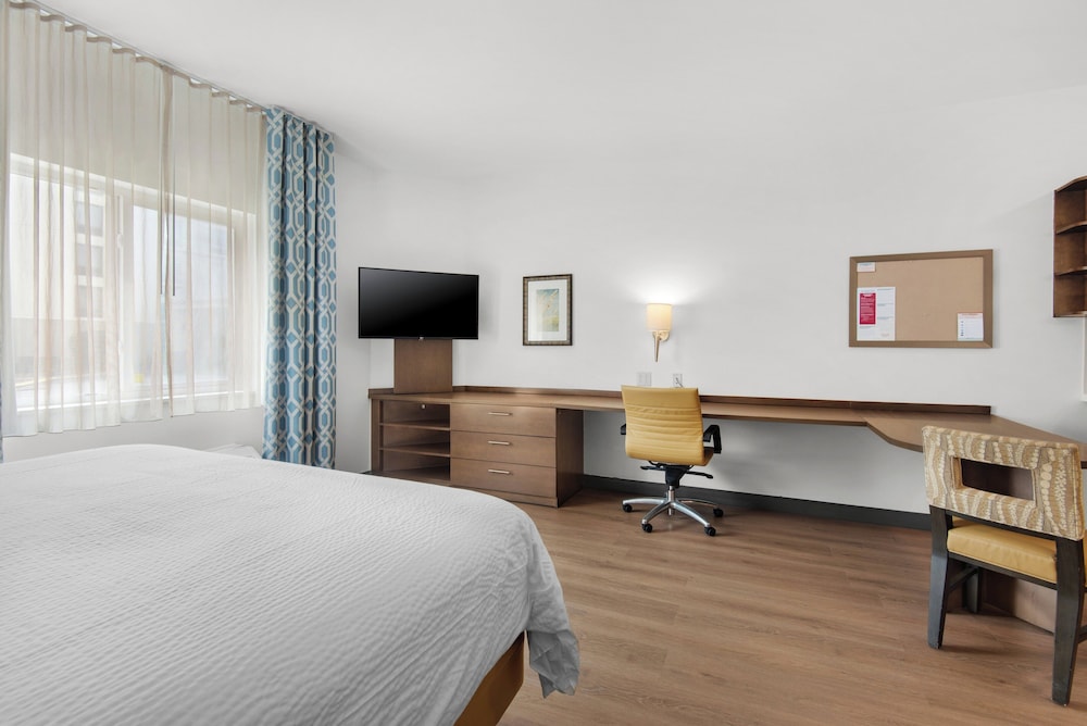 Candlewood Suites Pensacola University Area by IHG - photo 24