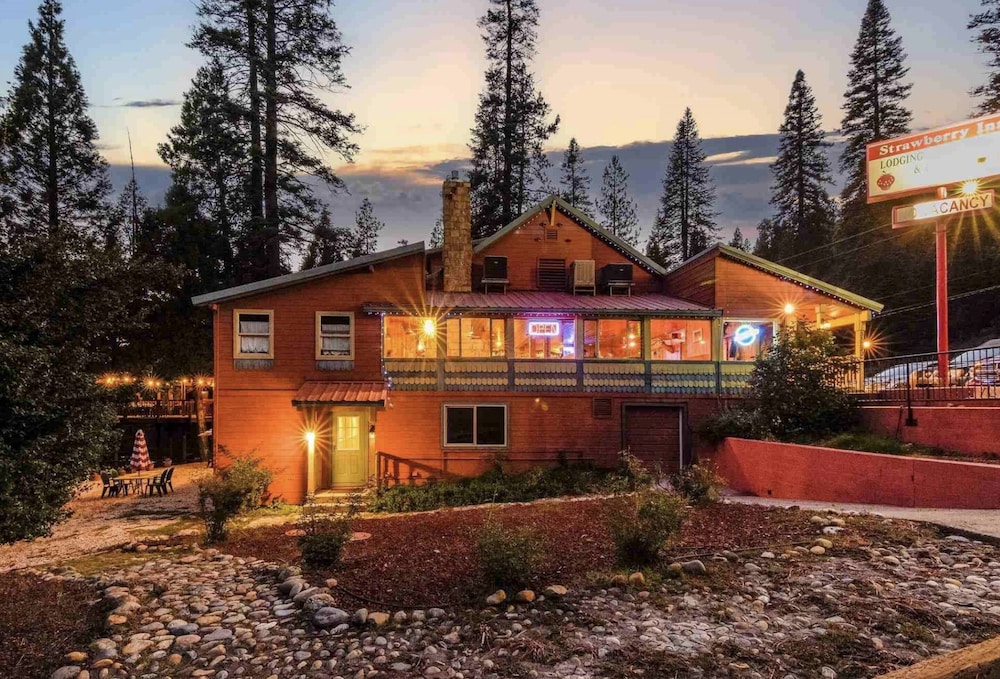 Strawberry Inn - carbon neutral hotel in Strawberry