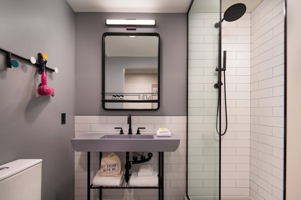 Moxy Portland Downtown - photo 19