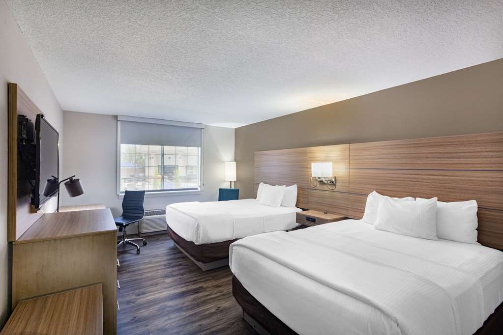 La Quinta Inn & Suites by Wyndham Joplin - photo 16