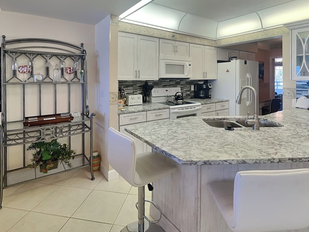 Ocean Towers 2102 by Distinctive Beach Rentals - photo 9