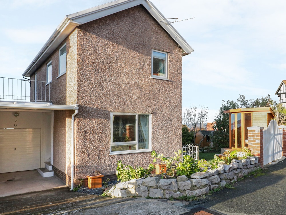 Bay View House — 4-Star Luxury Hotel in Colwyn Bay, United Kingdom