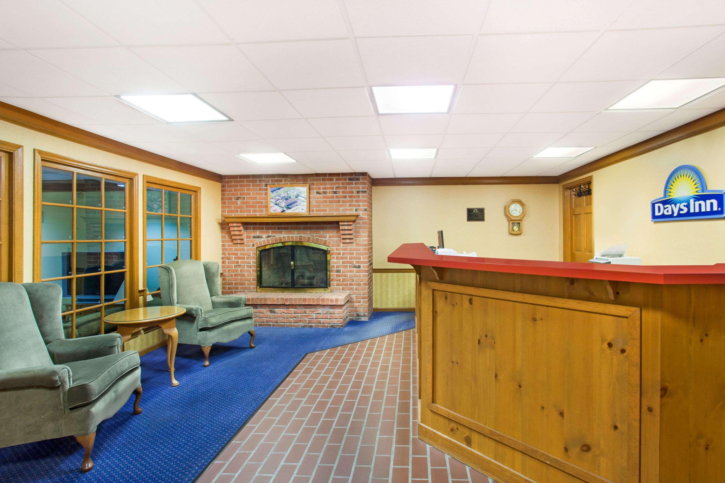 Days Inn By Wyndham Auburn - photo 12