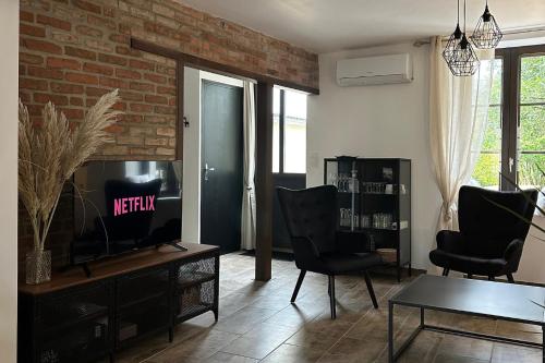 Lacartepostale - last minute hotel in Unknown City