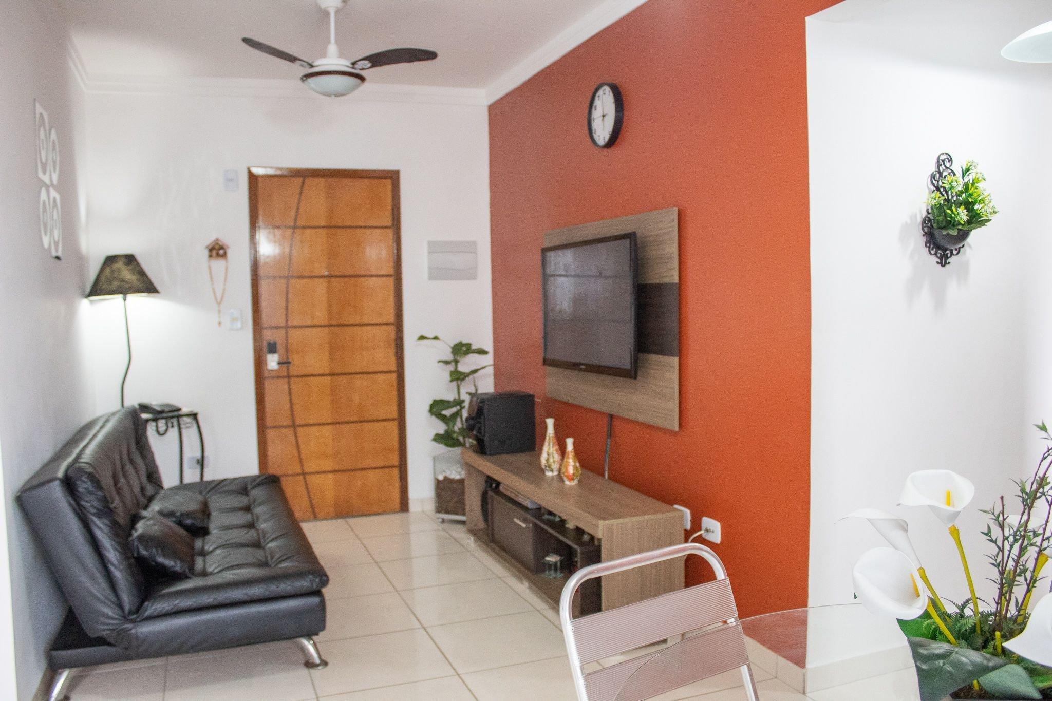 M023 Aconchegante Apto c Churrasqueira Vista Mar in Sao Vicente, Brasil