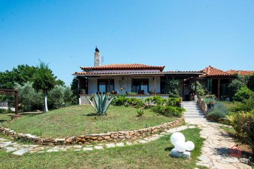 Villa Rossa — 4-Star Luxury Hotel in Alexandroupoli, Greece