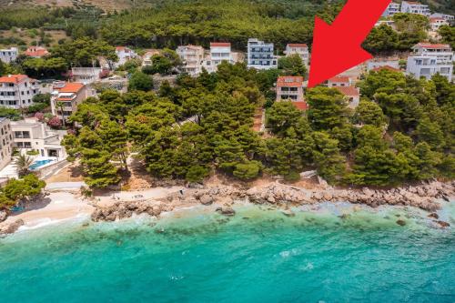 Villa Eden Private Beachfront House with Pool — 4-Star Luxury Hotel in Omis, Croatia