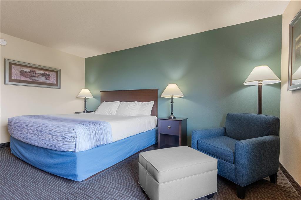 AmericInn by Wyndham Green Bay East - photo 36