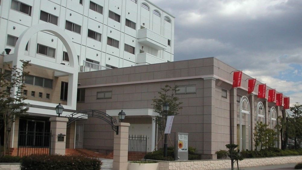 Yamanashi Grand Hotel — hotel in Chuo