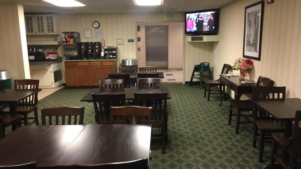 Greystone Inn and Suites - photo 19