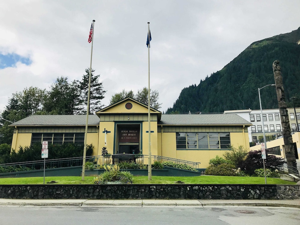 Alaskan Hotel and Bar - photo 99