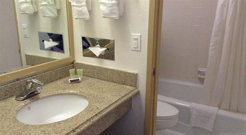 Portofino Beach Inn - photo 6