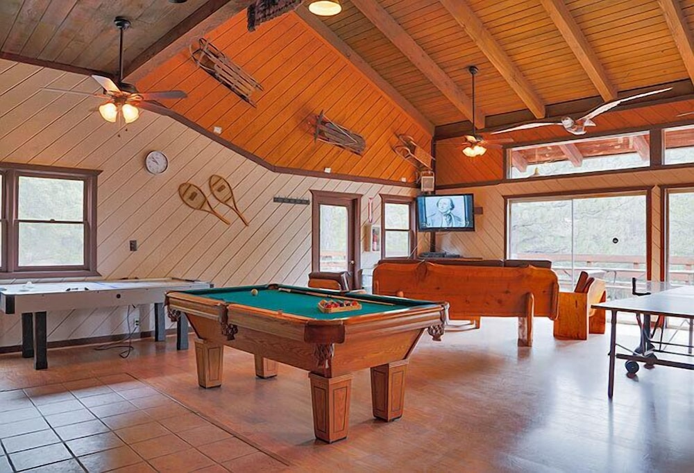 Idyllwild RV Resort Caravan Park - photo 13