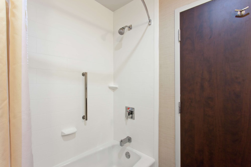 Hilton Garden Inn Victoria - photo 24