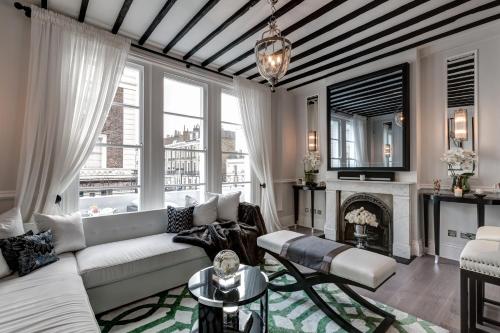 Beautiful & Luxurious 3 bed home with amazing terrace — 4-Star Luxury Hotel in London, United Kingdom