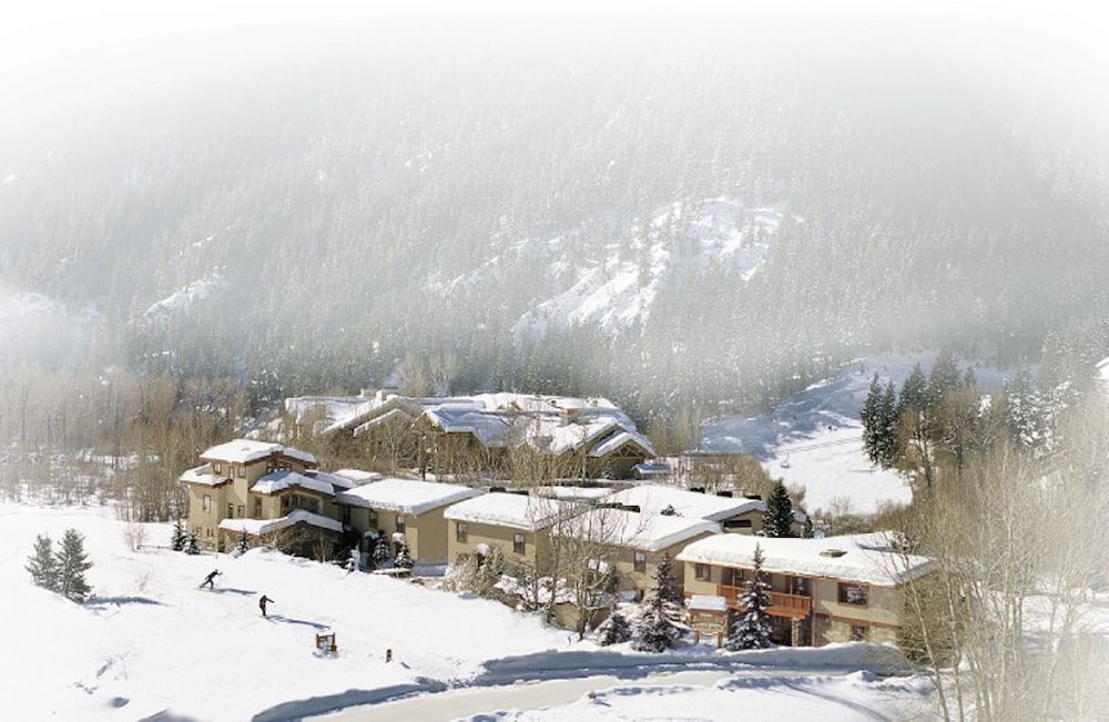 Pennay's At River Run - carbon neutral hotel in Ketchum