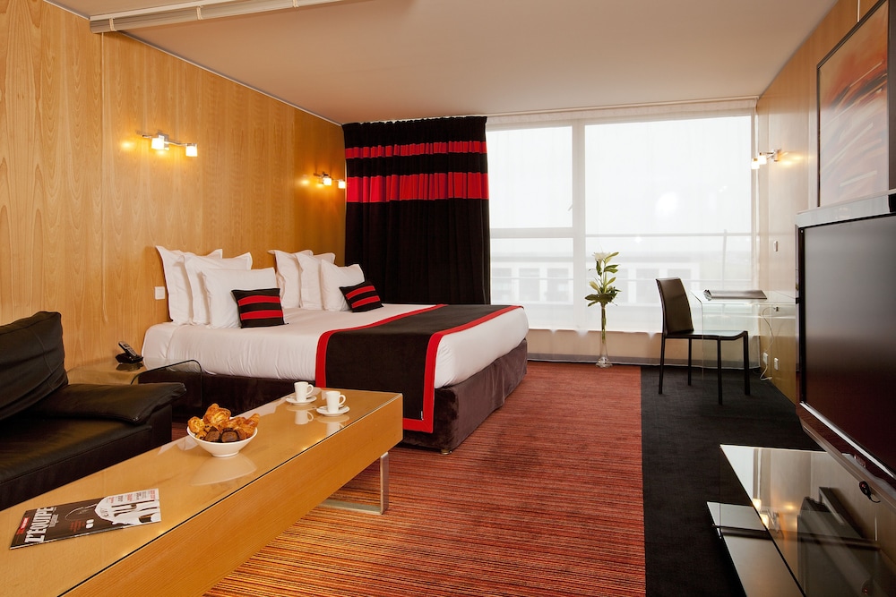 Residhome Suites Paris Senart — 4-Star Luxury Hotel in Lieusaint, France