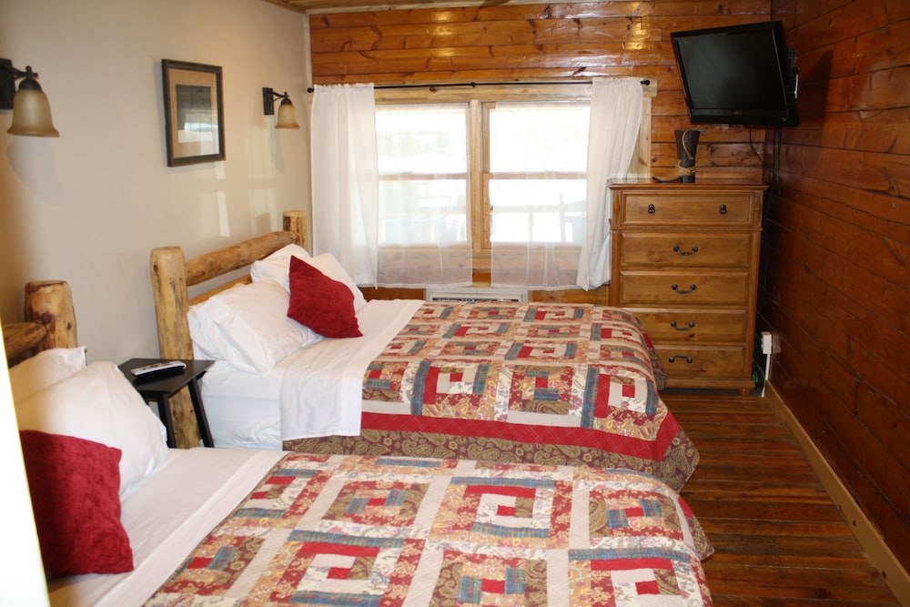 The Historic Wapiti Lodge - photo 68