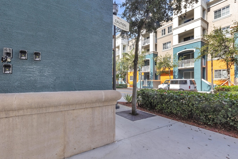 Dharma Home Suites South Miami at Red Road Commons - photo 66