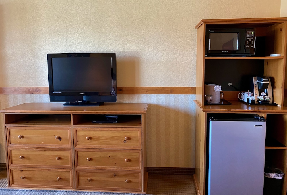 Cousins Country Inn - photo 3