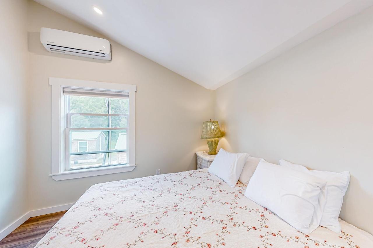 Shorebreeze Inn - photo 12