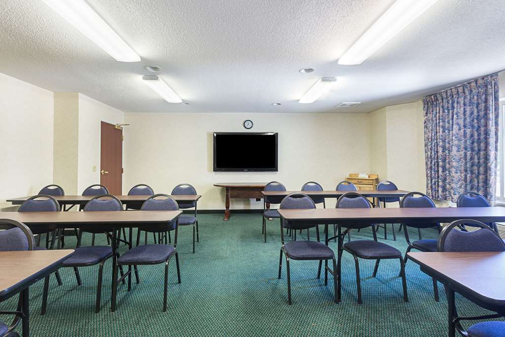 Sleep Inn & Suites Bay View Acme Travers City - photo 45