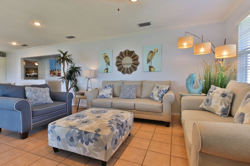 Tradewinds Beach Resort - featured photo