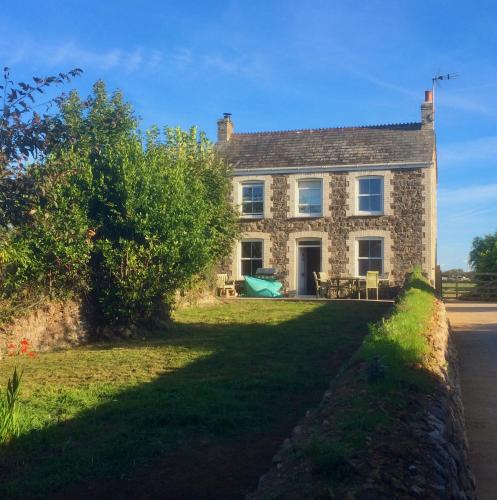 Avalon Farmhouse — 4-Star Luxury Hotel in Saint Columb Major, United Kingdom
