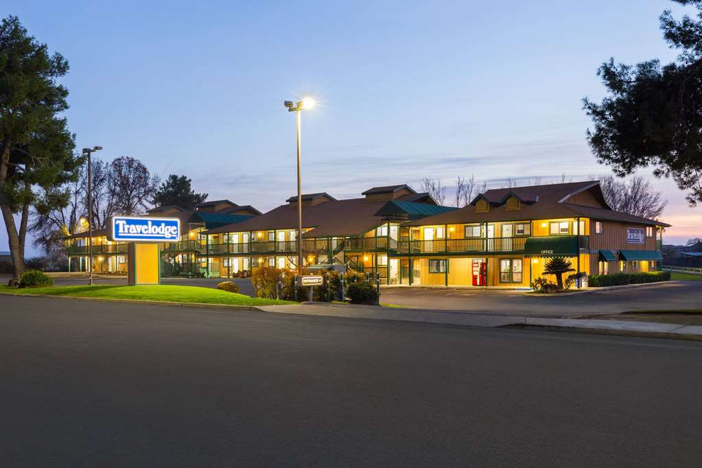 Travelodge by Wyndham Lemoore Near Naval Air Station - photo 3