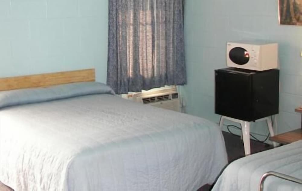 Holiday Host Motel - photo 18