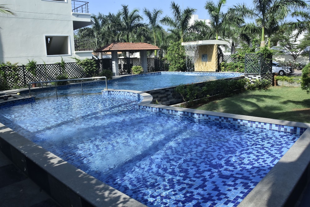 Lee Crysstal - carbon neutral hotel in Chennai