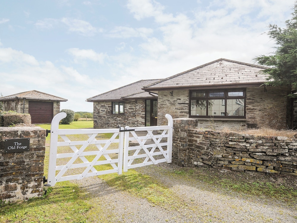 The Old Forge - carbon neutral hotel in Saltash