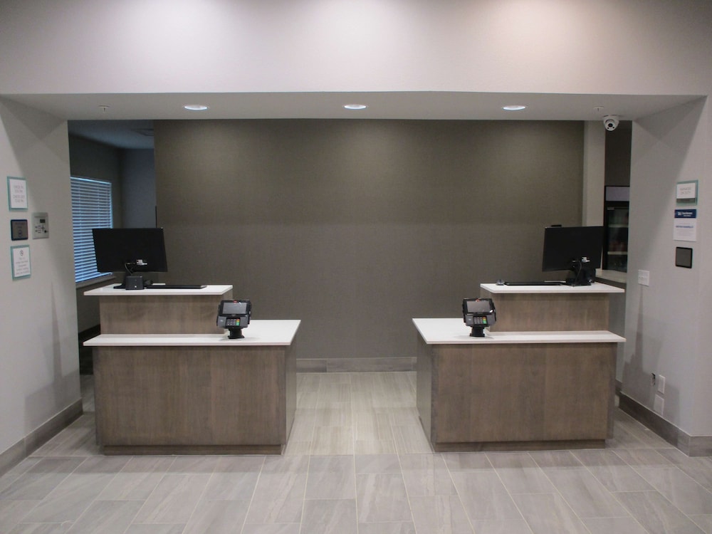 Merica Inn & Suites - photo 3